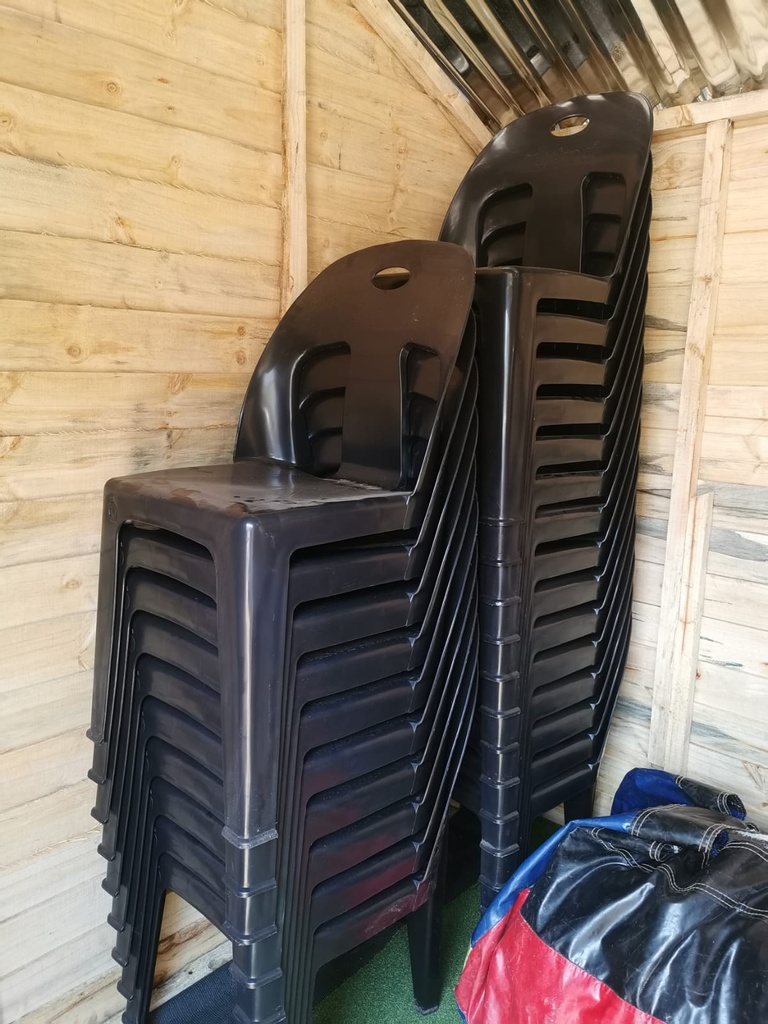 Adult plastic chair - black 