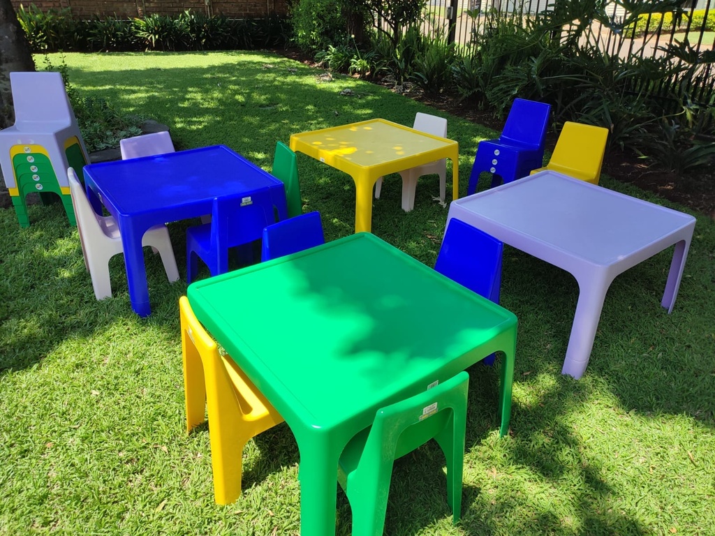 Kids Table (75cmx75cm)