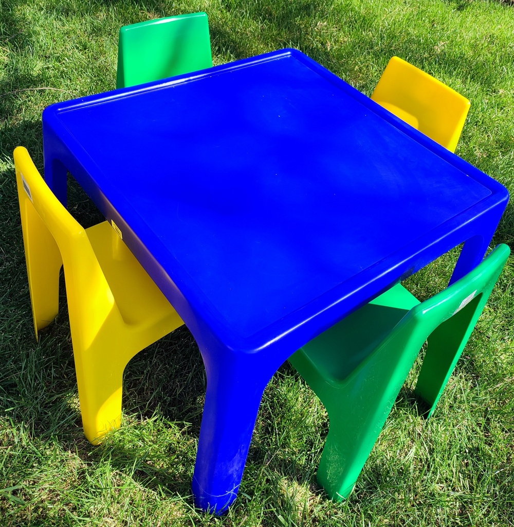 Kids Table (75cmx75cm)